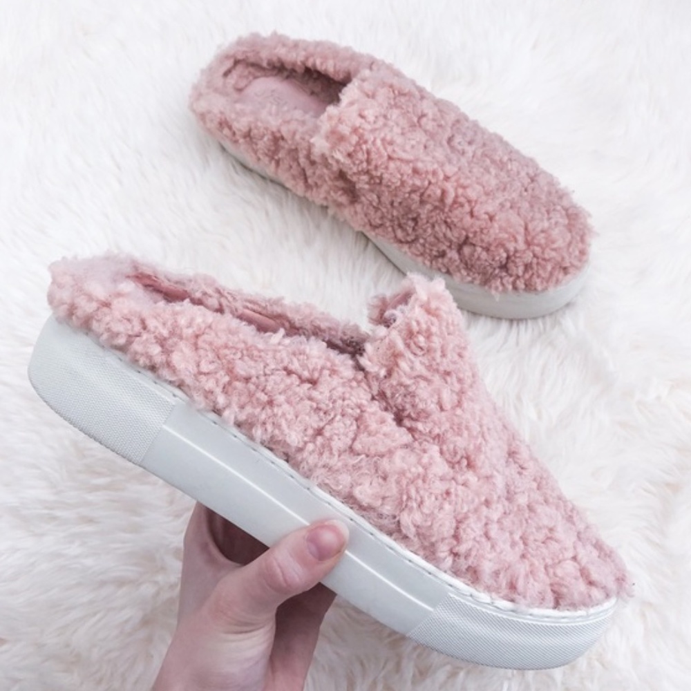 J/SLIDES NYC AFFAIR PINK FAUX FUR SLIP ON SLIDES